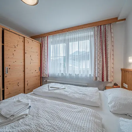 Lägenhet Roeck Iab Neukirchen am Großvenediger